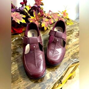 Women's Burgundy Leather Shoes